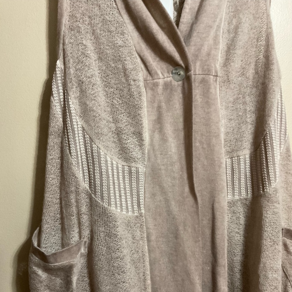 Blutique taupe Asymmetrical hem long lace knit vest 1 button NWT M